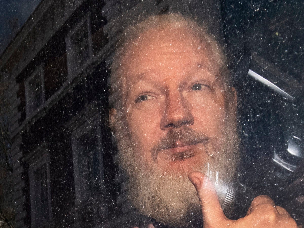 Guardian article detailing alleged Julian Assange 'escape plot' to