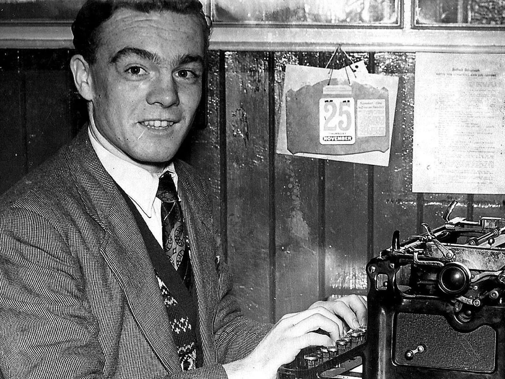 'Giant of Belfast journalism' Eddie McIlwaine dies aged 83 after six decades in newspapers