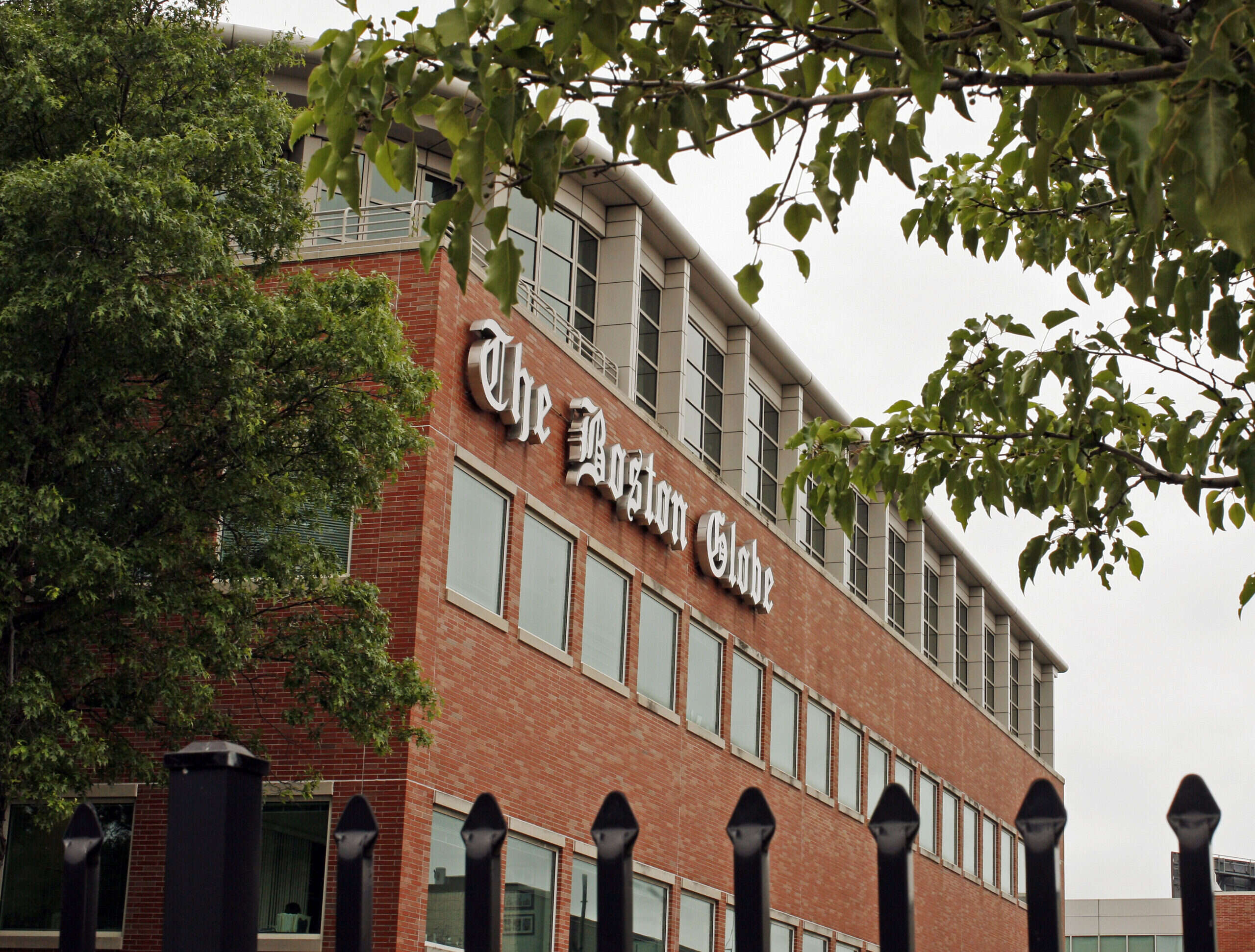 ‘We need to charge to survive’: Why the Boston Globe’s ‘dollar a day’ digital subscription policy is paying off