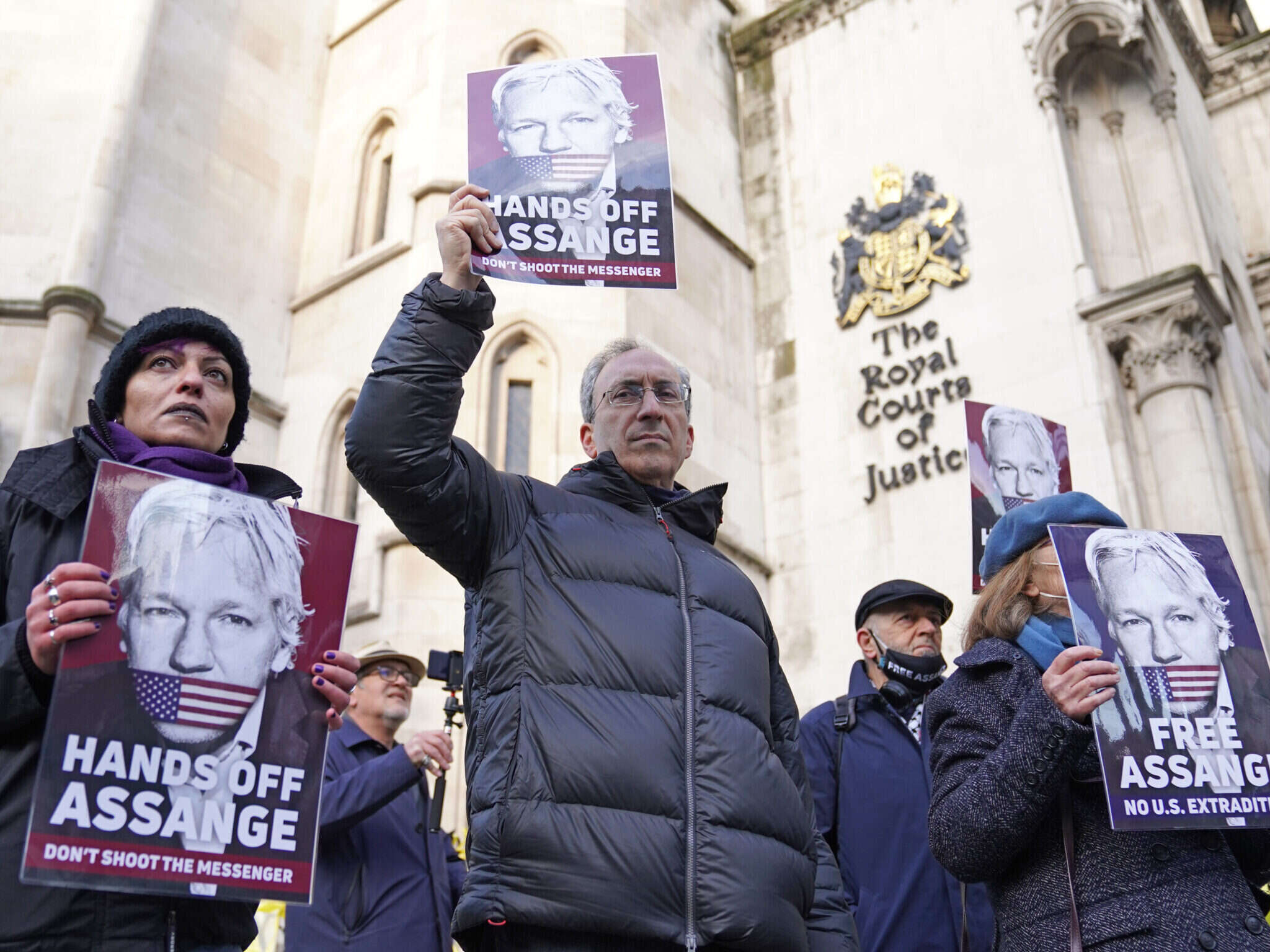 US wins bid to overturn decision not to extradite Wikileaks founder Julian Assange