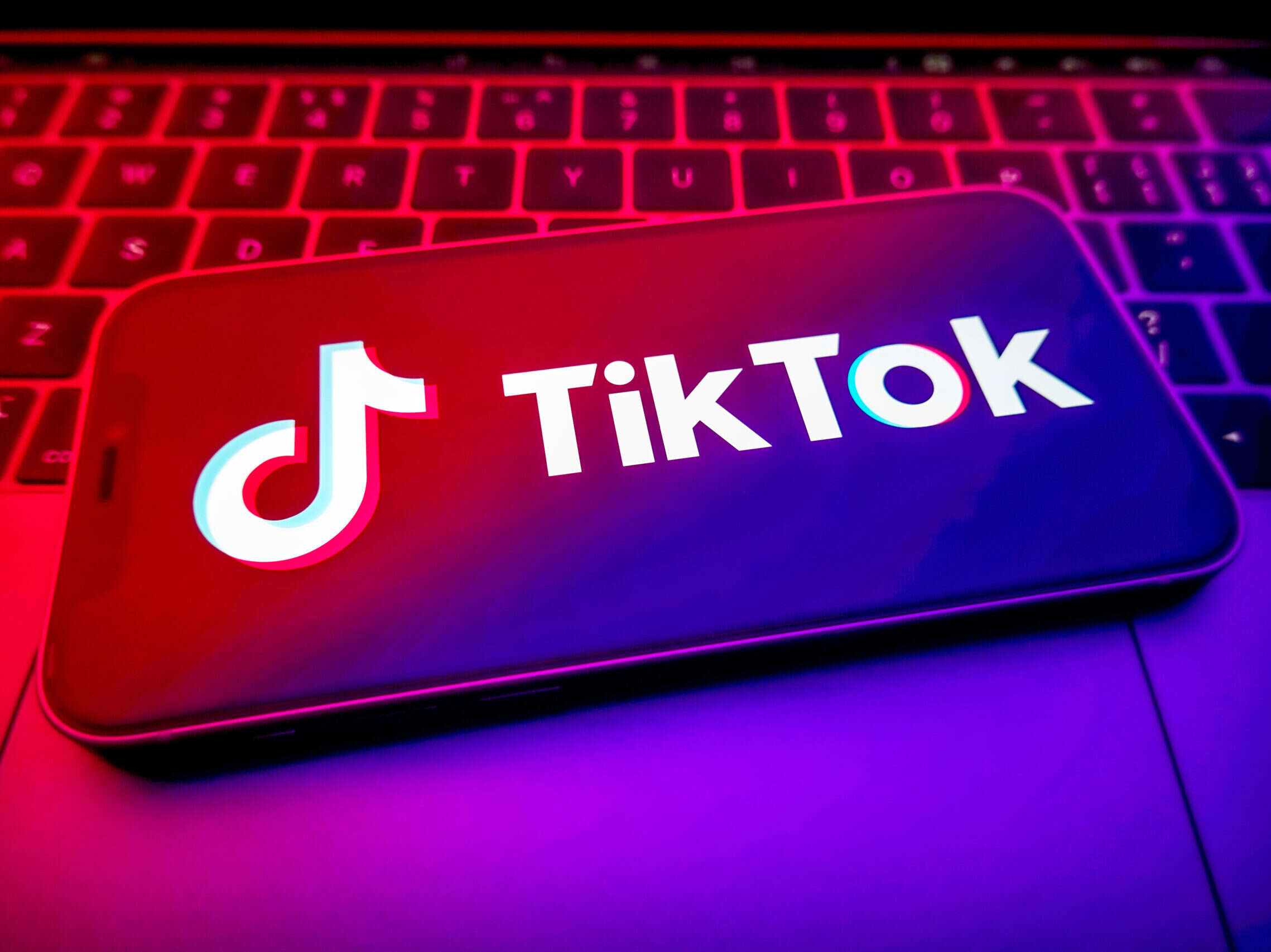 Most popular sources of news in UK for 2022: TikTok fastest growing outlet