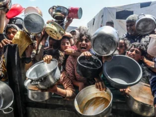 Robert Peston leads Jewish journalists' call for media access into Gaza