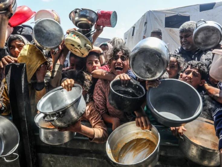 Robert Peston leads Jewish journalists' call for media access into Gaza