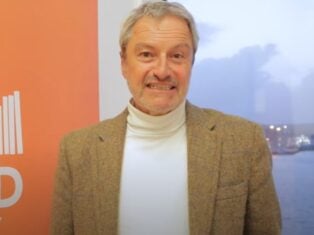Former Newsnight presenter warns of misinformation deluge