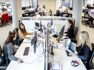 Cultural resistance hampers use of AI in newsrooms, new global survey finds