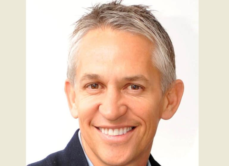 Gary Lineker signs for News of the World