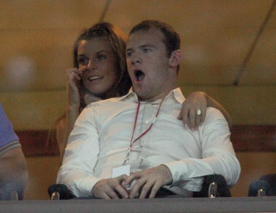 Wayne Rooney sues Daily Mirror over sex stories